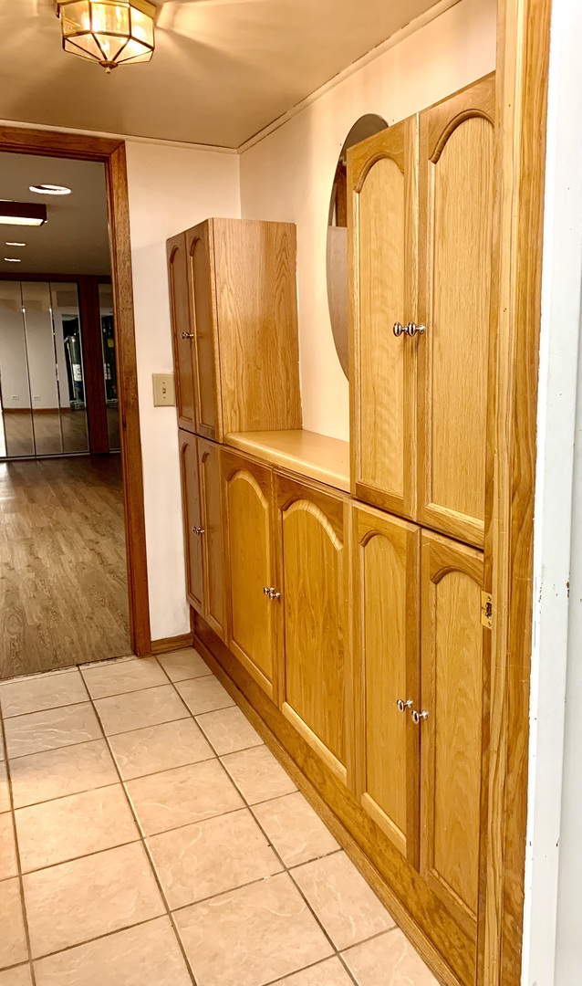 10617 S Kenton Avenue, Oak Lawn, IL 60453