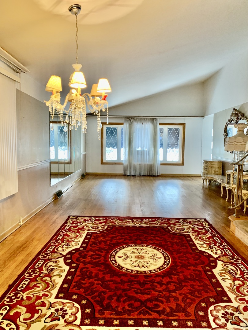 10617 S Kenton Avenue, Oak Lawn, IL 60453