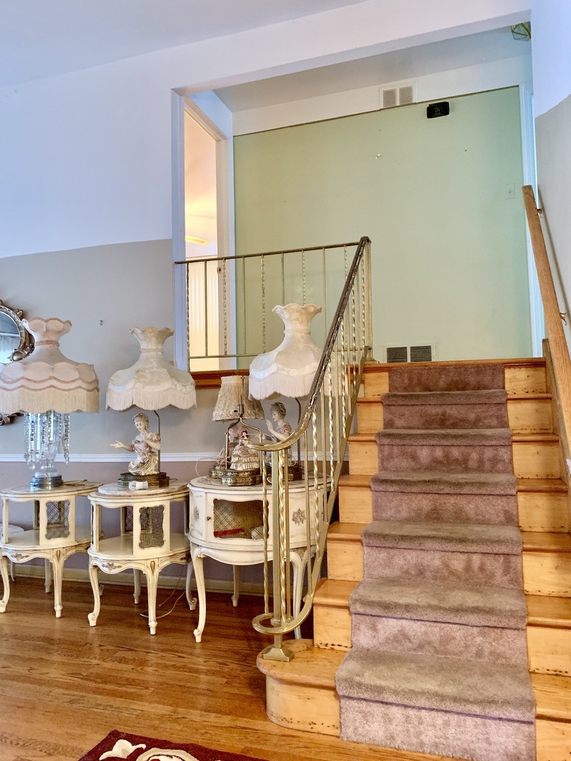 10617 S Kenton Avenue, Oak Lawn, IL 60453