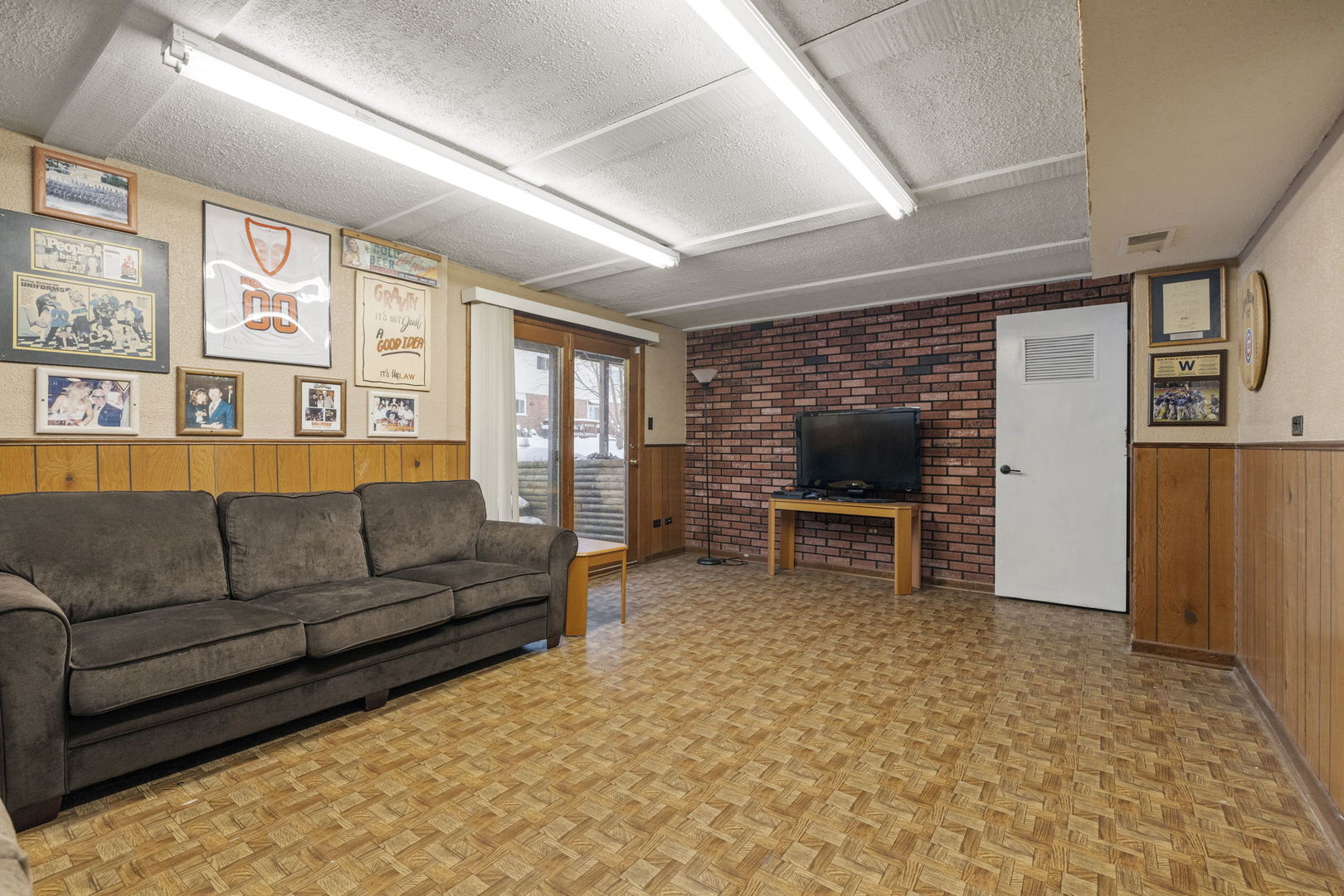 16345 Brementowne Drive, Tinley Park, IL 60477