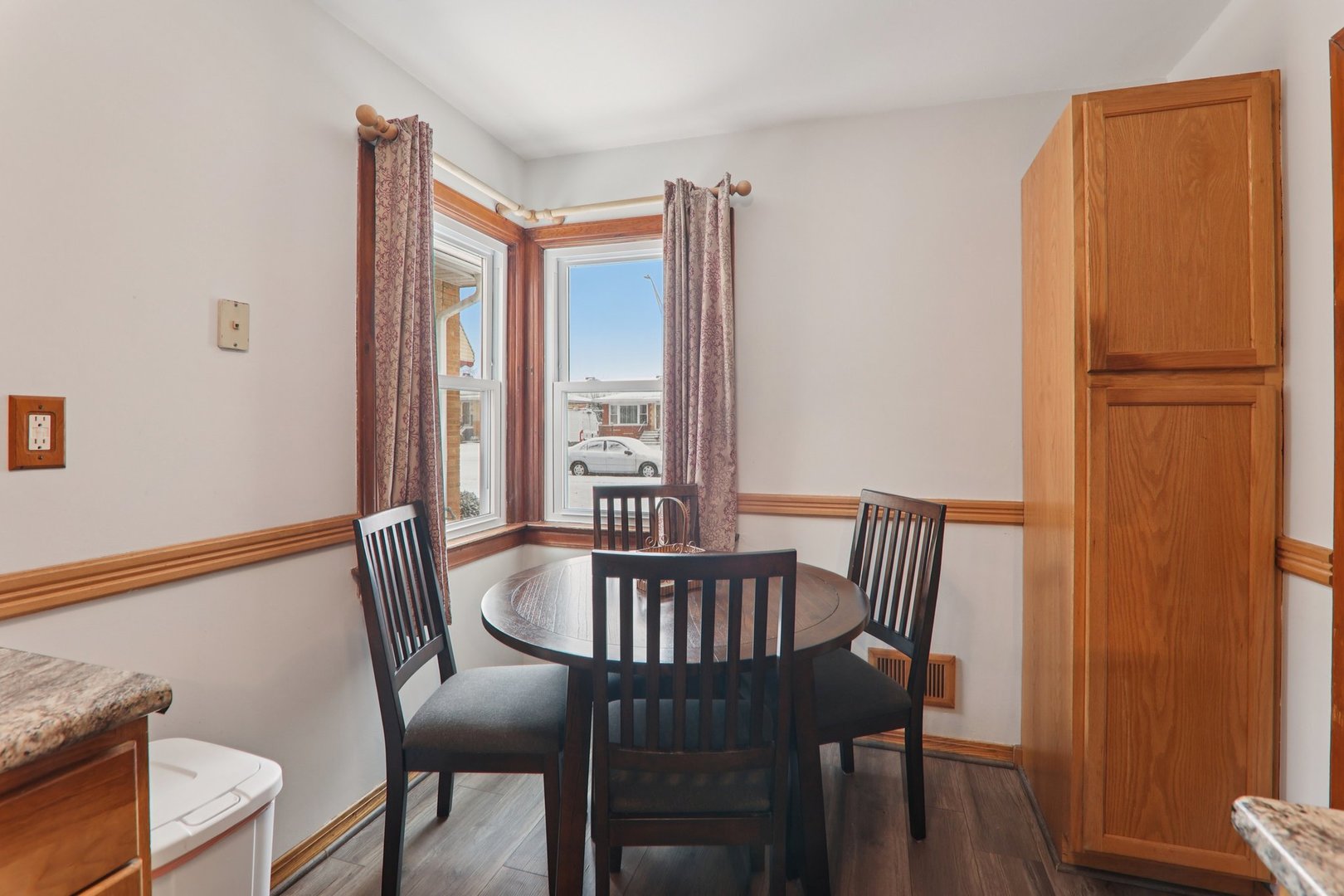 8033 Austin Avenue, Burbank, IL 60459