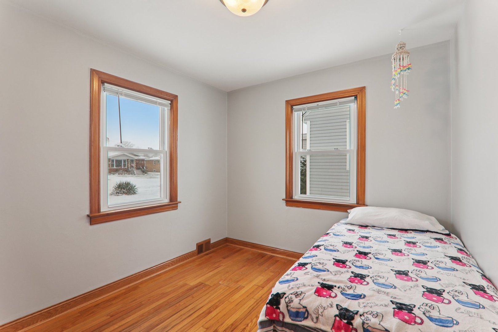 8033 Austin Avenue, Burbank, IL 60459