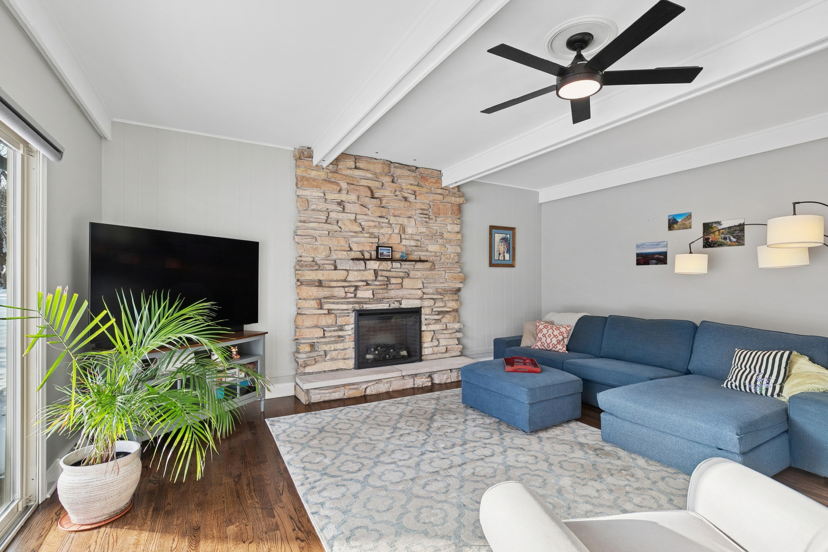 Libertyville, IL 60048