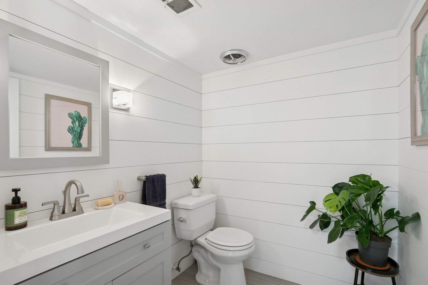 Libertyville, IL 60048