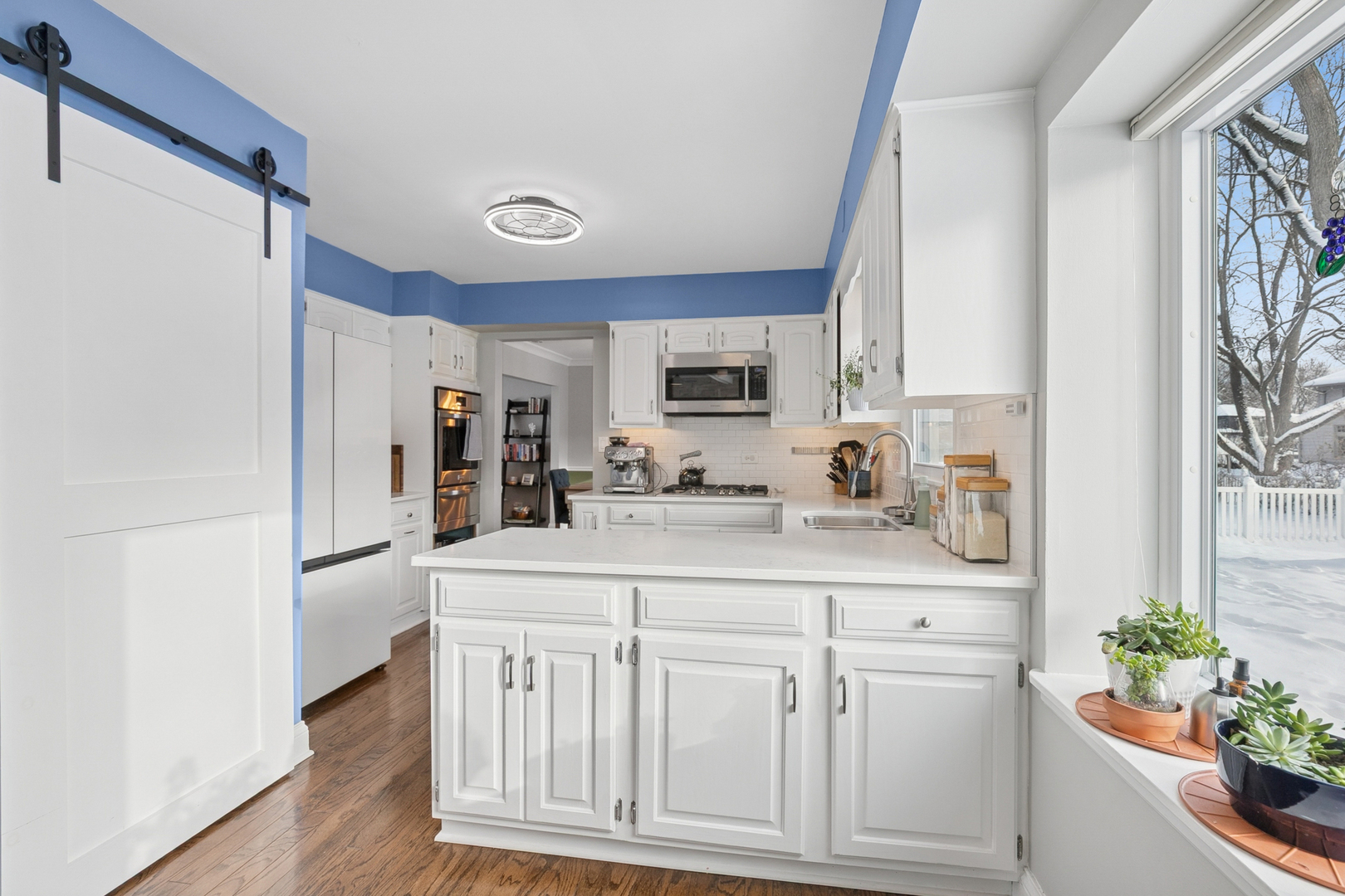 Libertyville, IL 60048