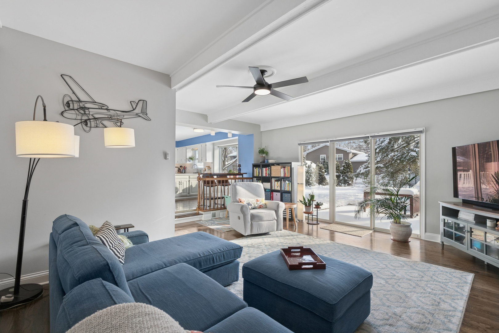 Libertyville, IL 60048