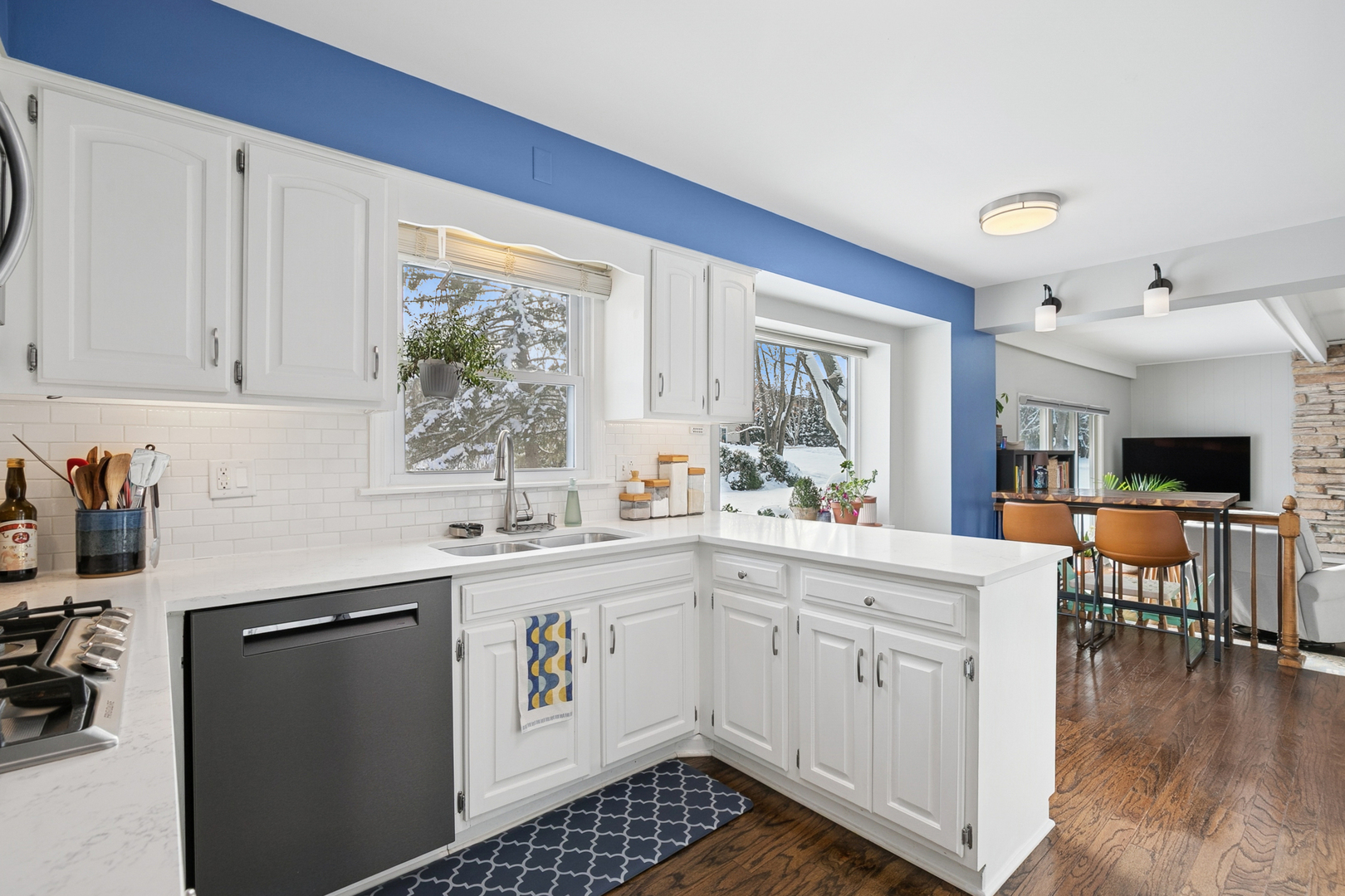 Libertyville, IL 60048