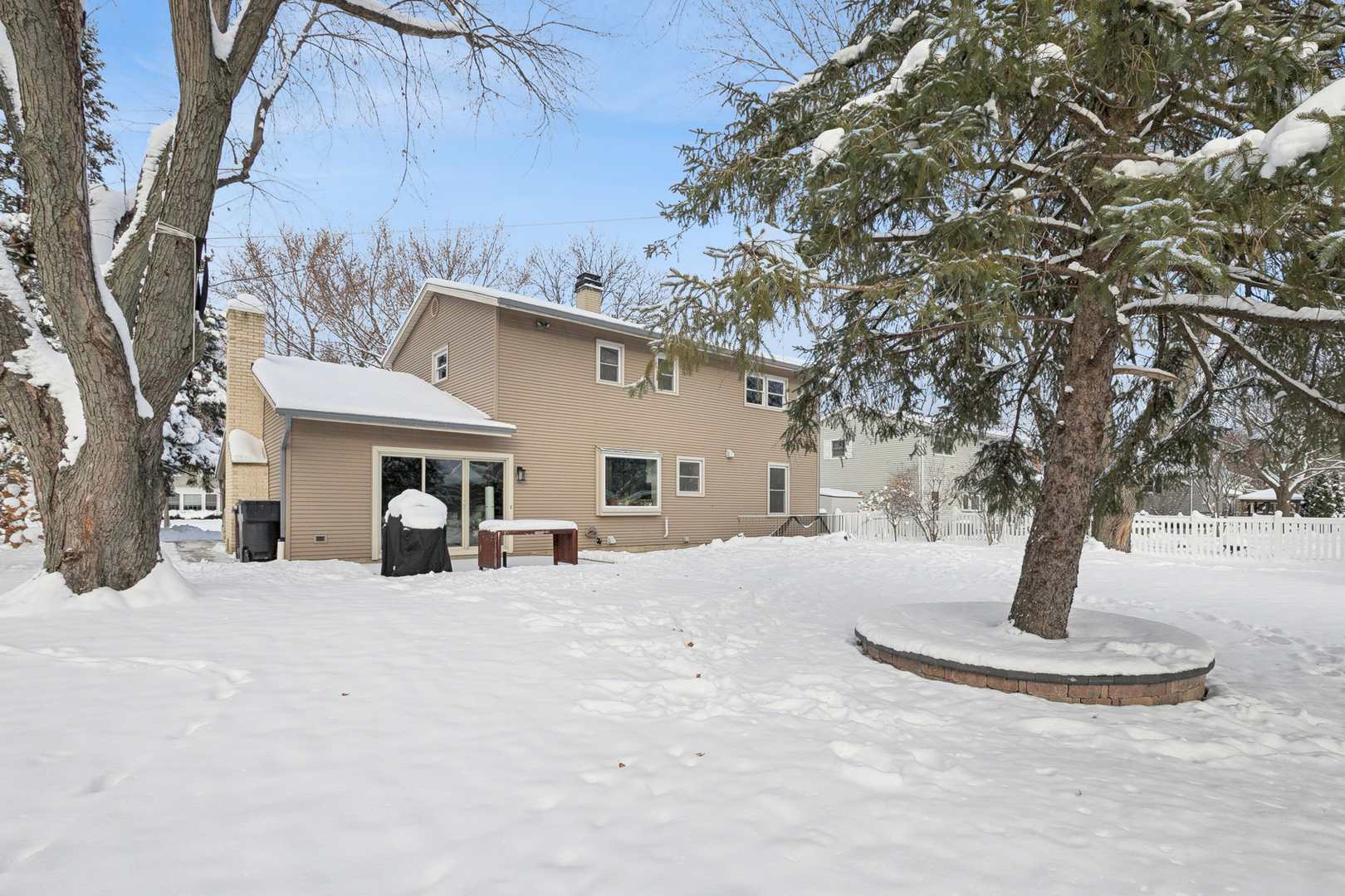 Libertyville, IL 60048