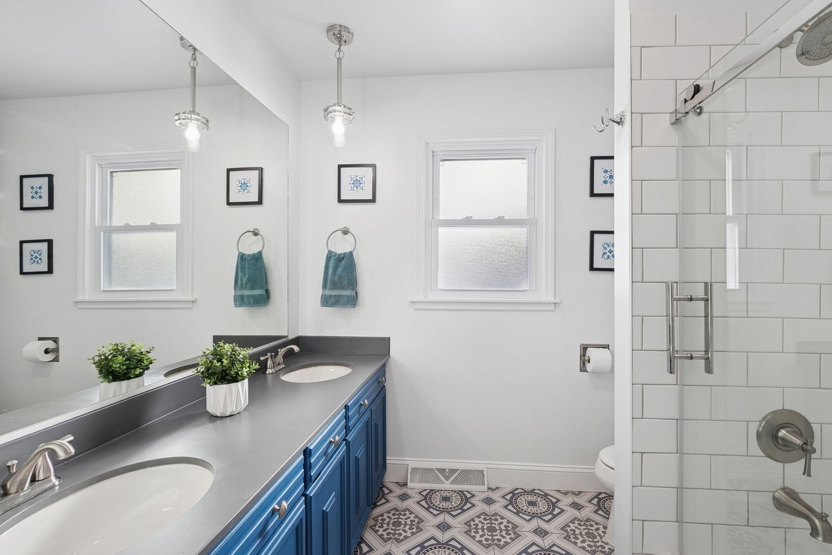 Libertyville, IL 60048