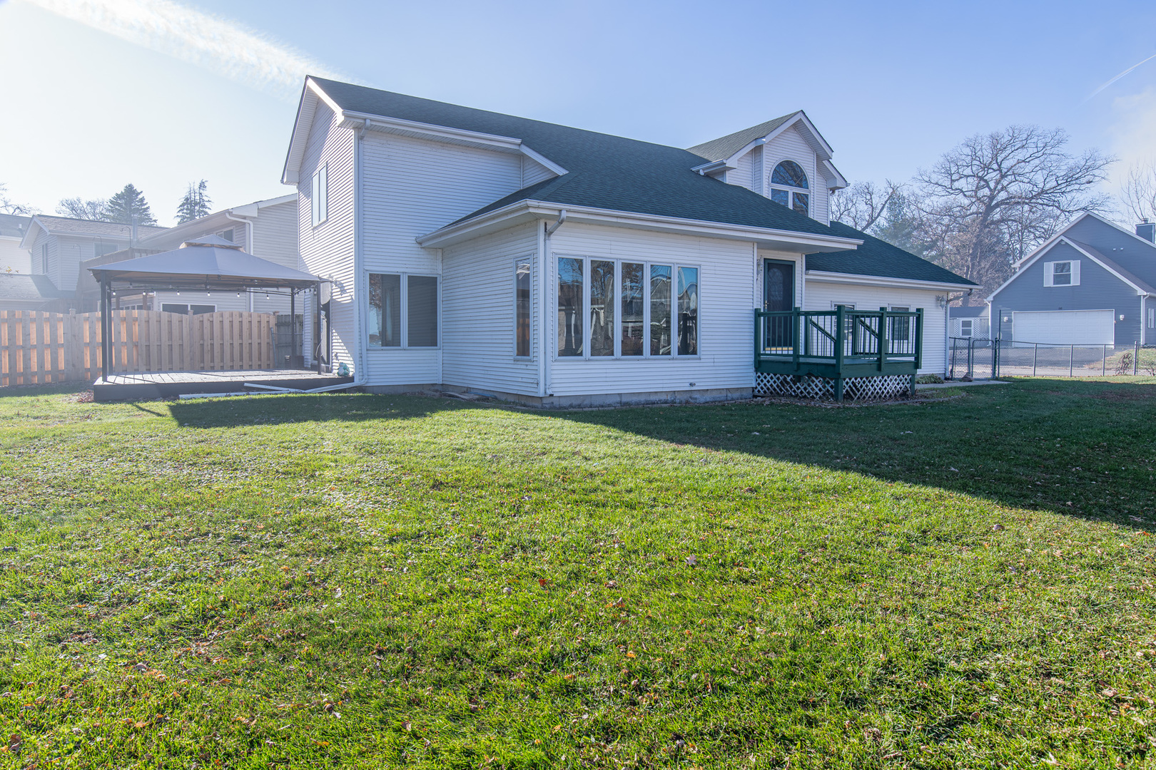 97 Mark Lane, Fox Lake, IL 60020