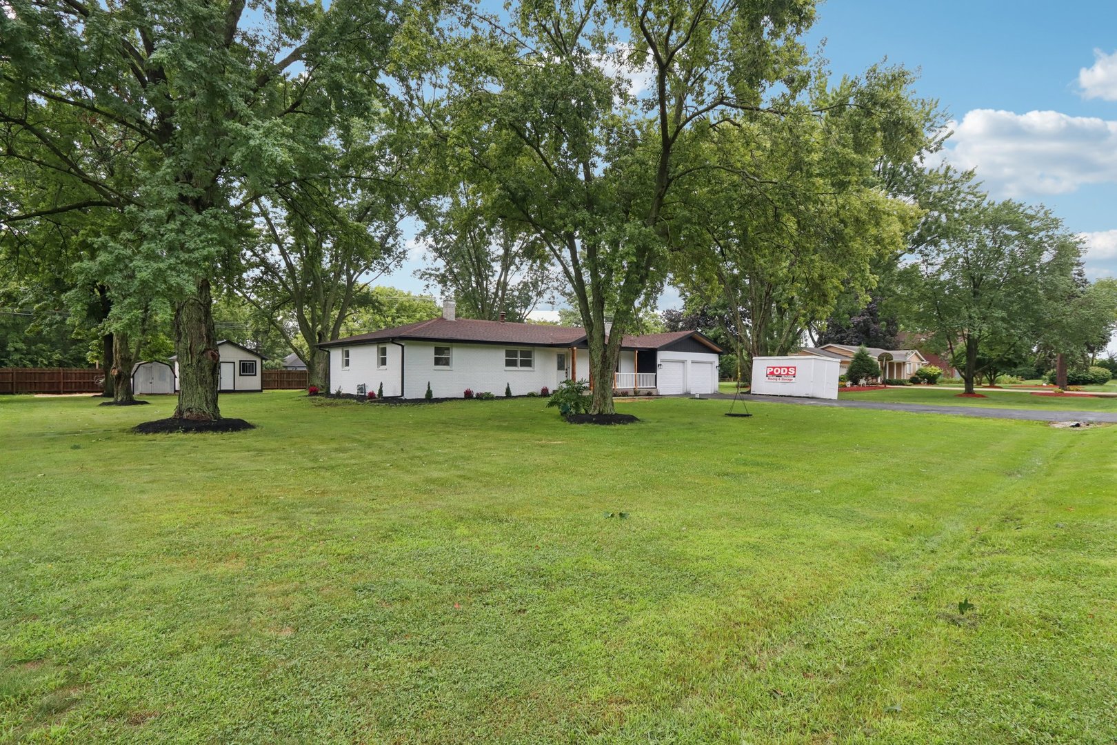 23 Oak Lawn Avenue, Yorkville, IL 60560