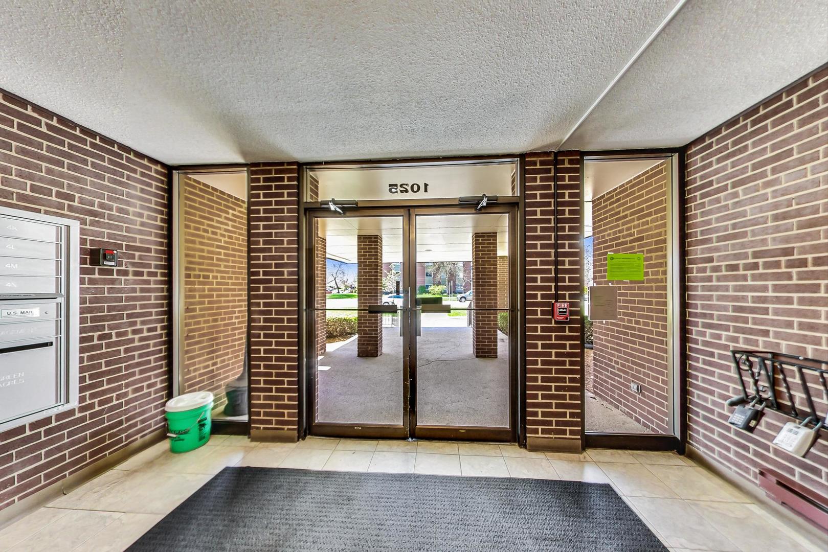 1025 S Fernandez Avenue #3B, Arlington Heights, IL 60005