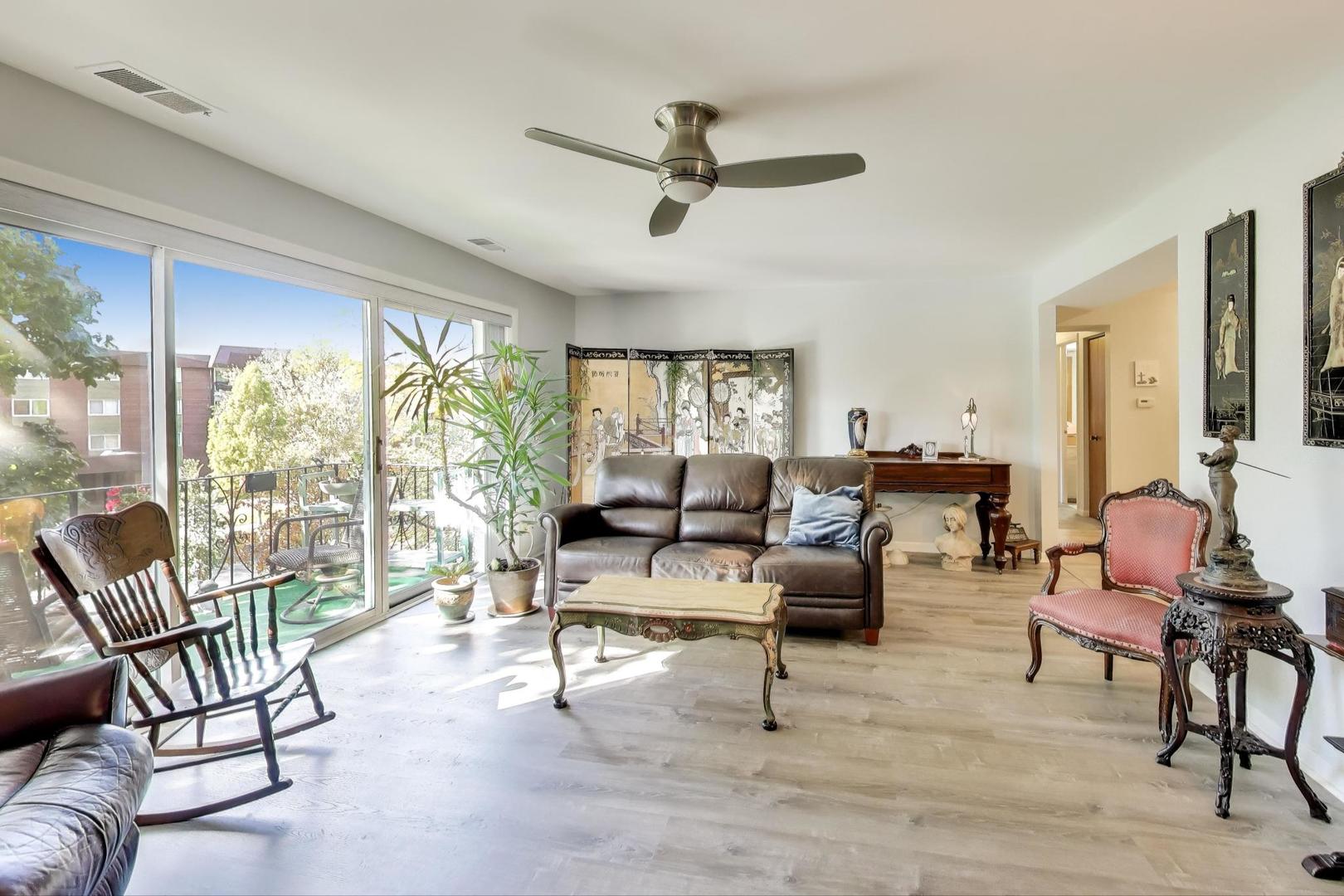 1025 S Fernandez Avenue #3B, Arlington Heights, IL 60005