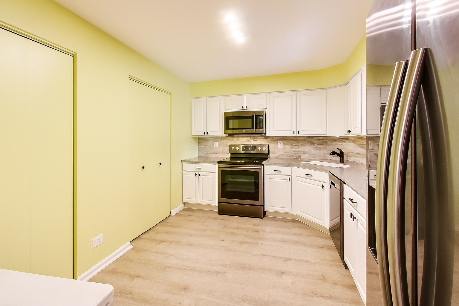 1025 S Fernandez Avenue #3B, Arlington Heights, IL 60005