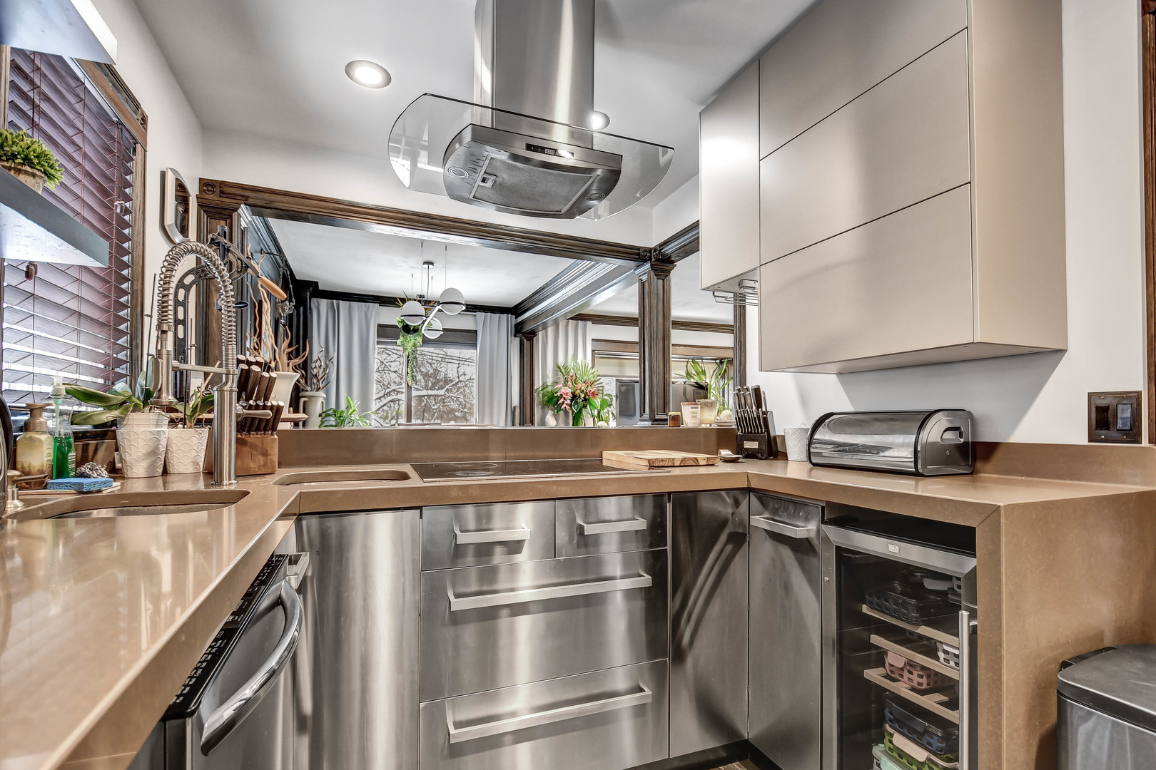 491 OLD SURREY Lane #A, Hinsdale, IL 60521