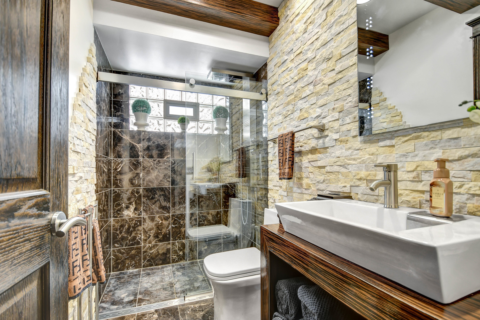 491 OLD SURREY Lane #A, Hinsdale, IL 60521