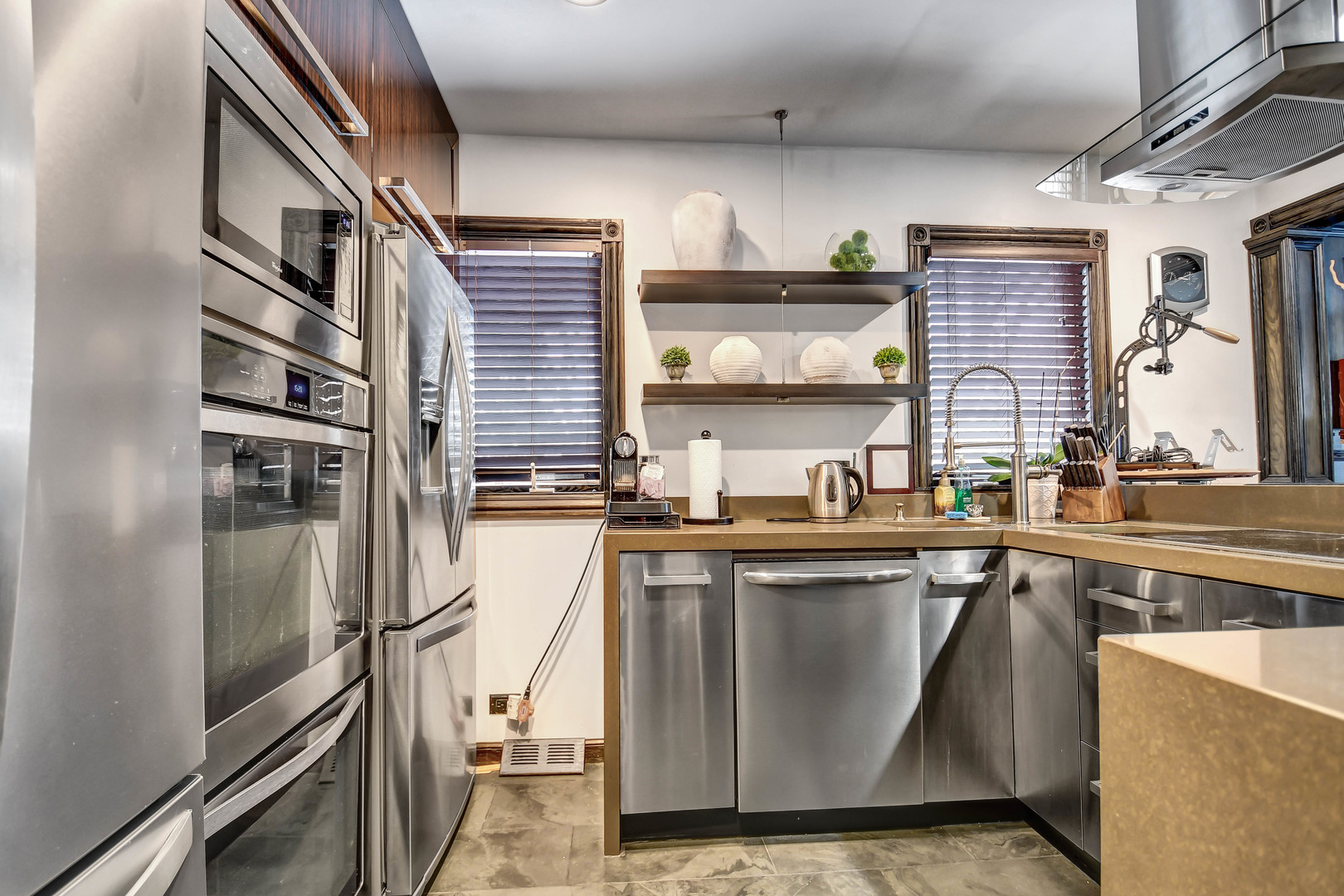 491 OLD SURREY Lane #A, Hinsdale, IL 60521