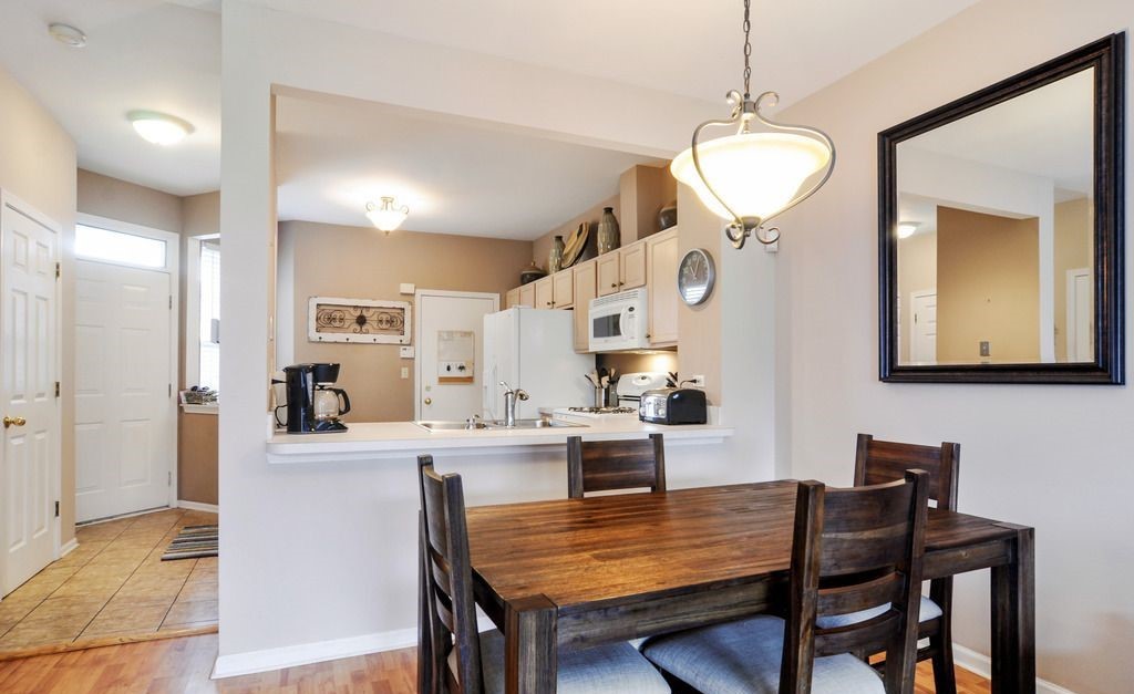 5552 Elizabeth Place, Rolling Meadows, IL 60008