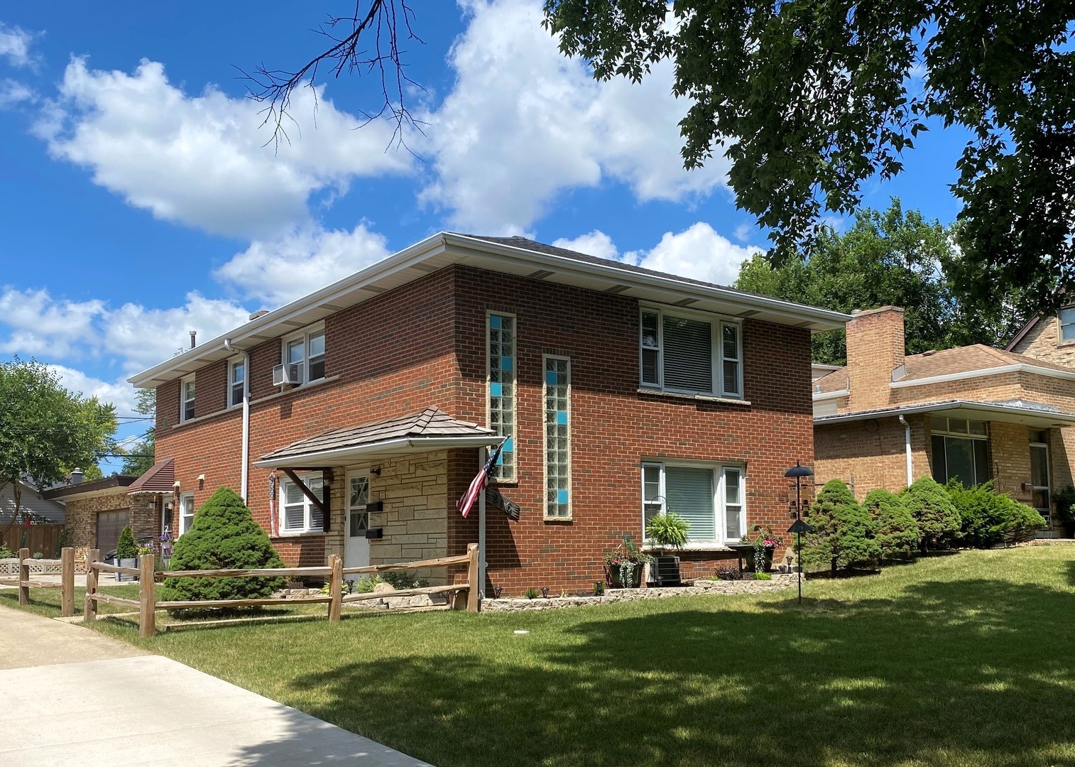 216 9th Avenue #1, La Grange, IL 60525