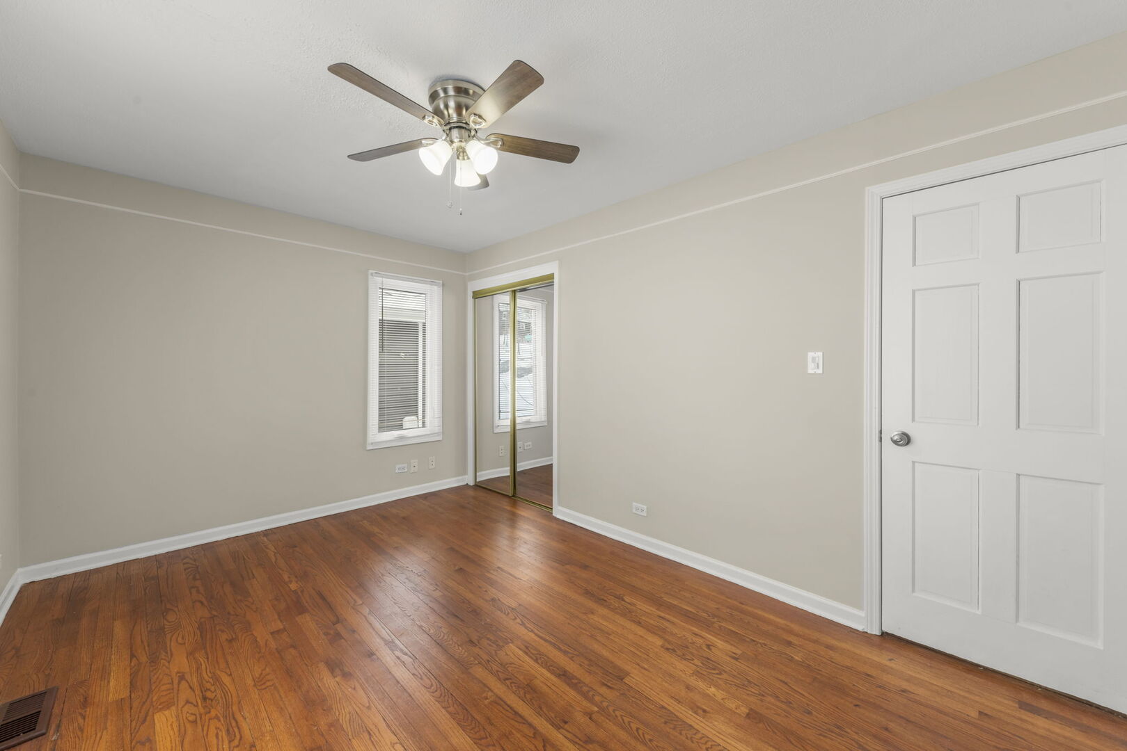 338 Hiawatha Drive, Lake In The Hills, IL 60156