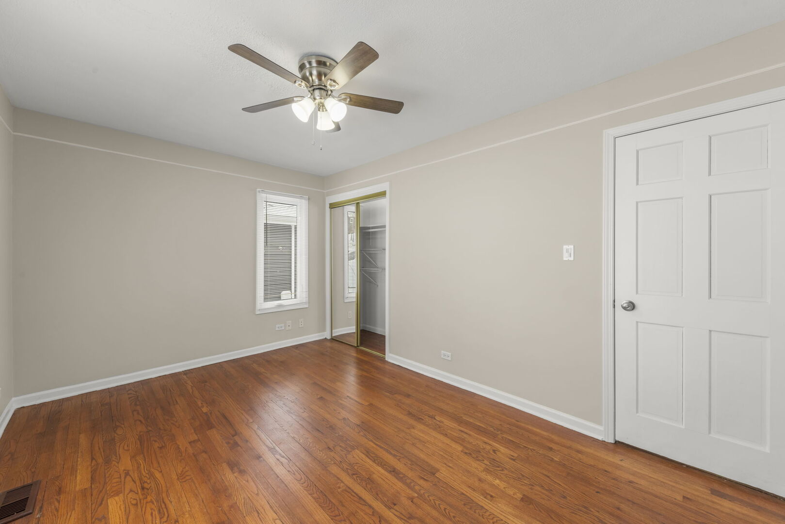 338 Hiawatha Drive, Lake In The Hills, IL 60156