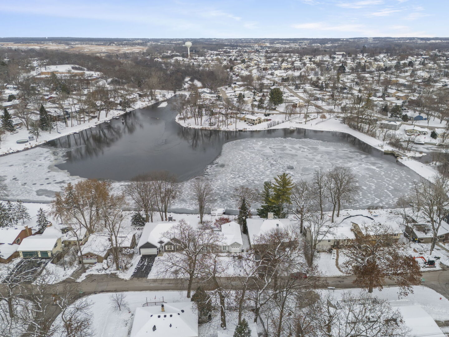 338 Hiawatha Drive, Lake In The Hills, IL 60156