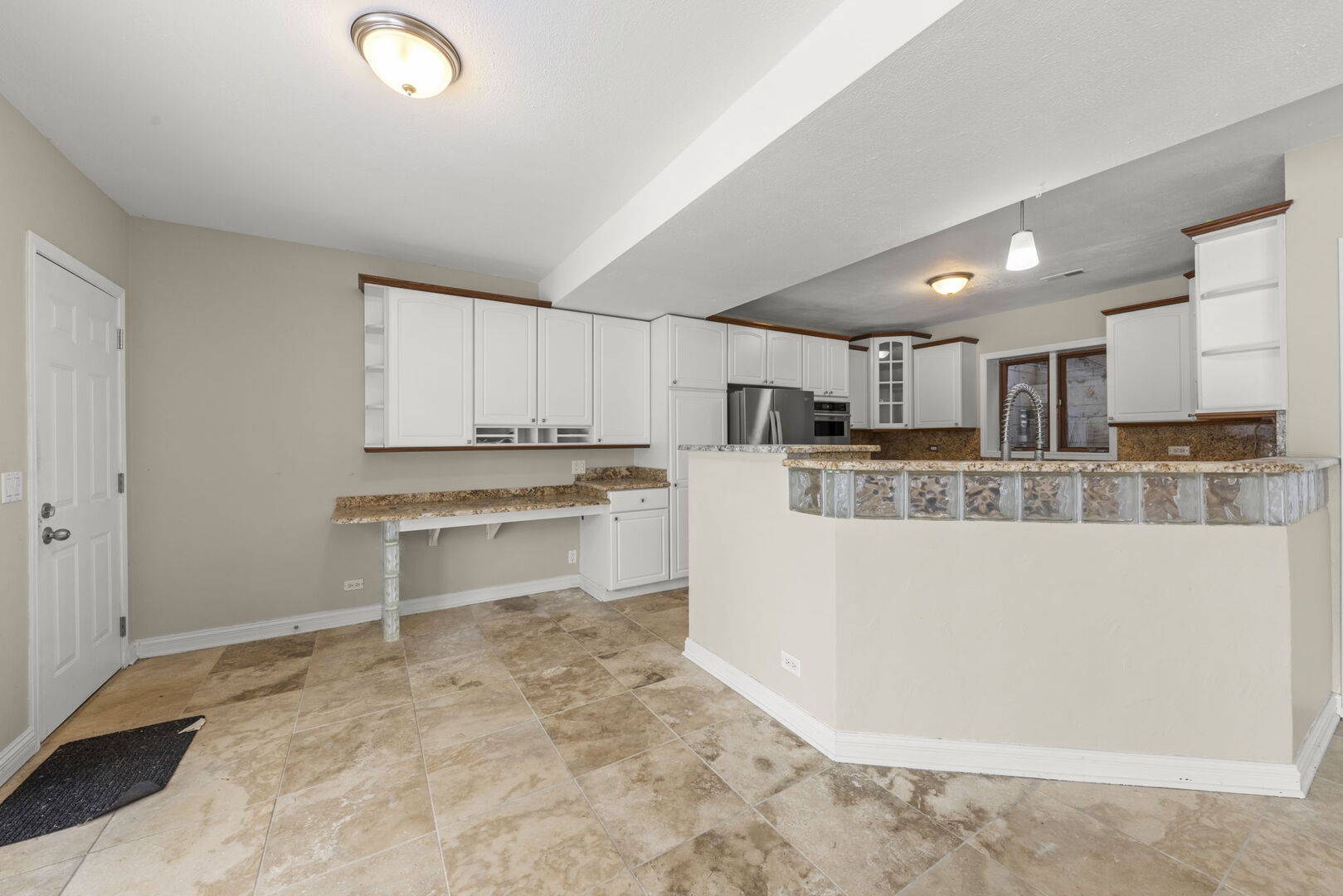 338 Hiawatha Drive, Lake In The Hills, IL 60156