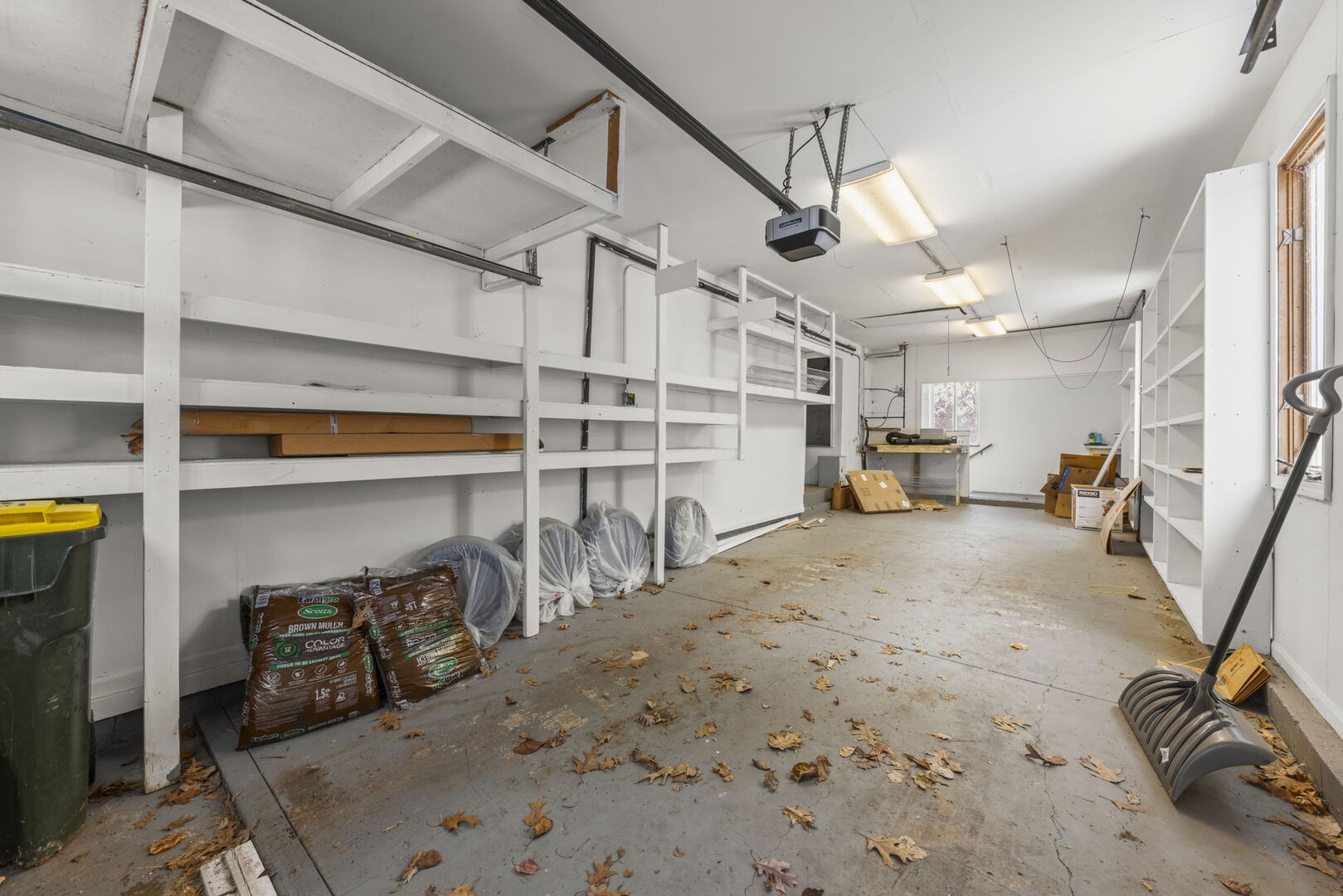 338 Hiawatha Drive, Lake In The Hills, IL 60156