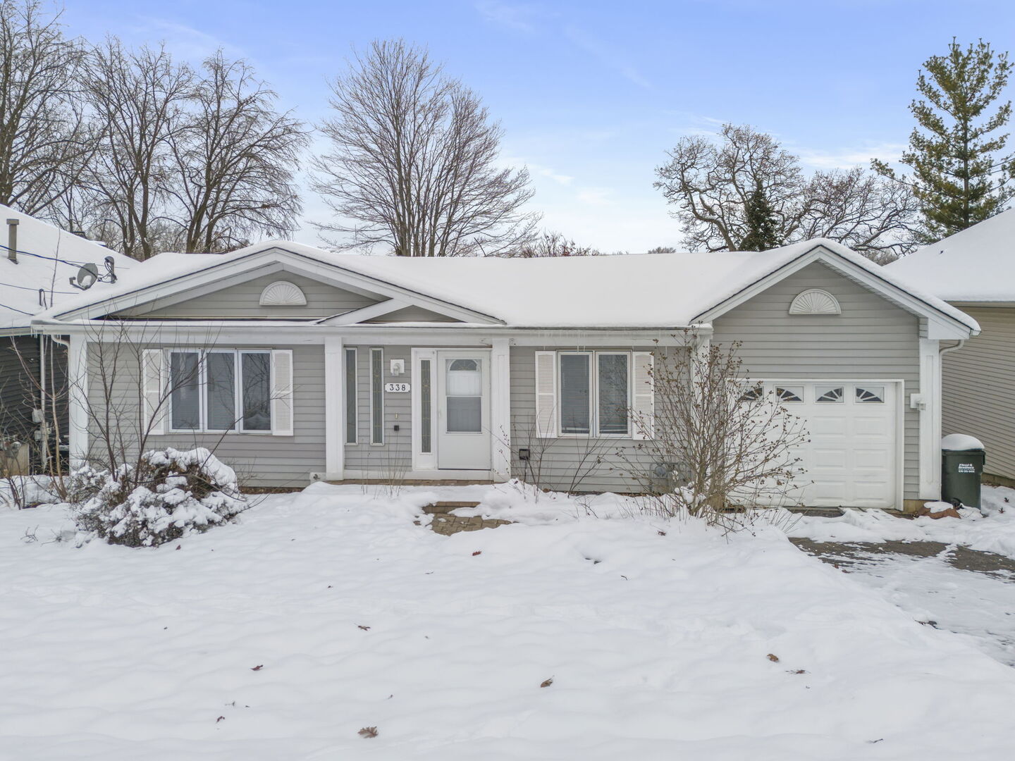 338 Hiawatha Drive, Lake In The Hills, IL 60156