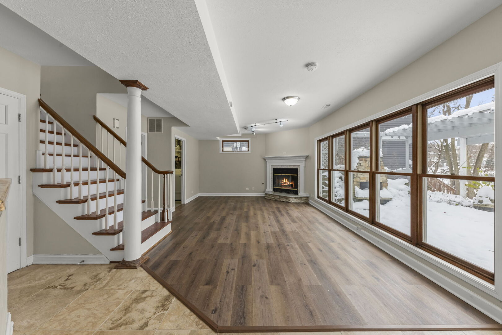 338 Hiawatha Drive, Lake In The Hills, IL 60156