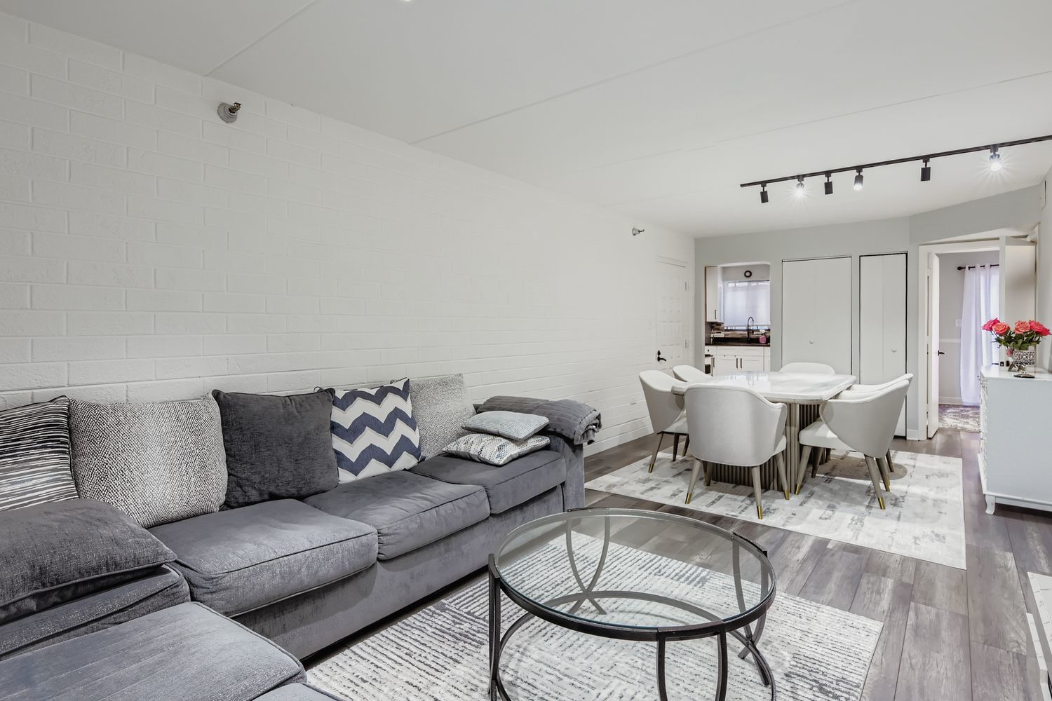 6050 Lake Bluff Drive #101, Tinley Park, IL 60477