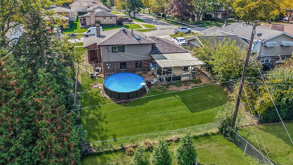 417 Glenys Drive, Lemont, IL 60439