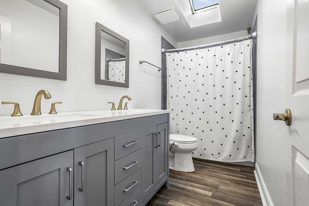 417 Glenys Drive, Lemont, IL 60439