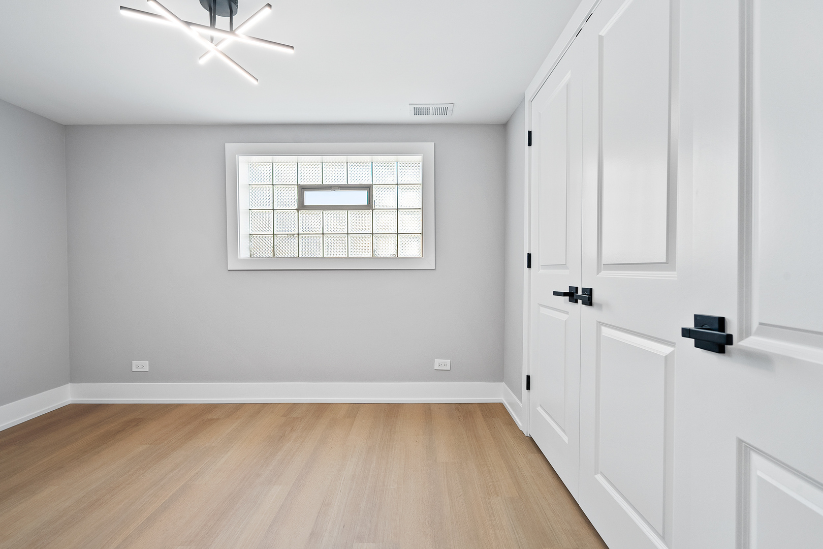 9427 S Charles Street, Chicago, IL 60643