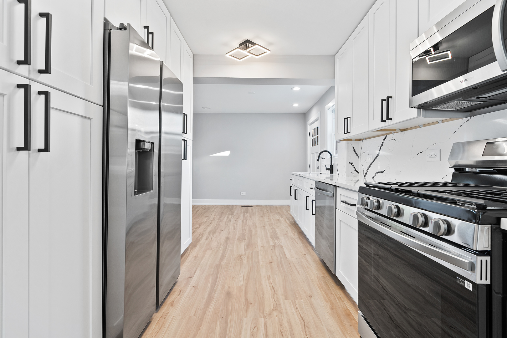 9427 S Charles Street, Chicago, IL 60643