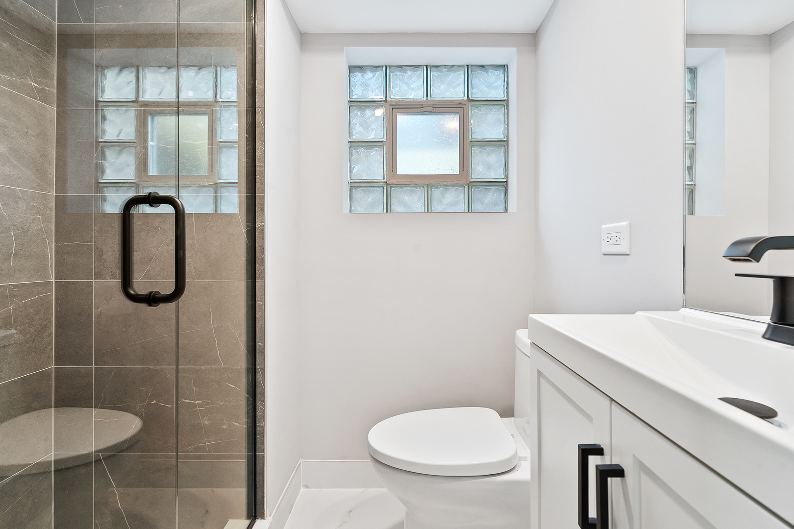 9427 S Charles Street, Chicago, IL 60643