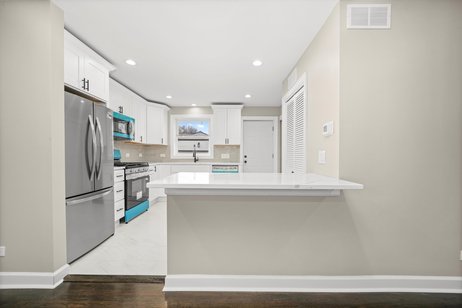 410 ENGLEWOOD Avenue, Hillside, IL 60162