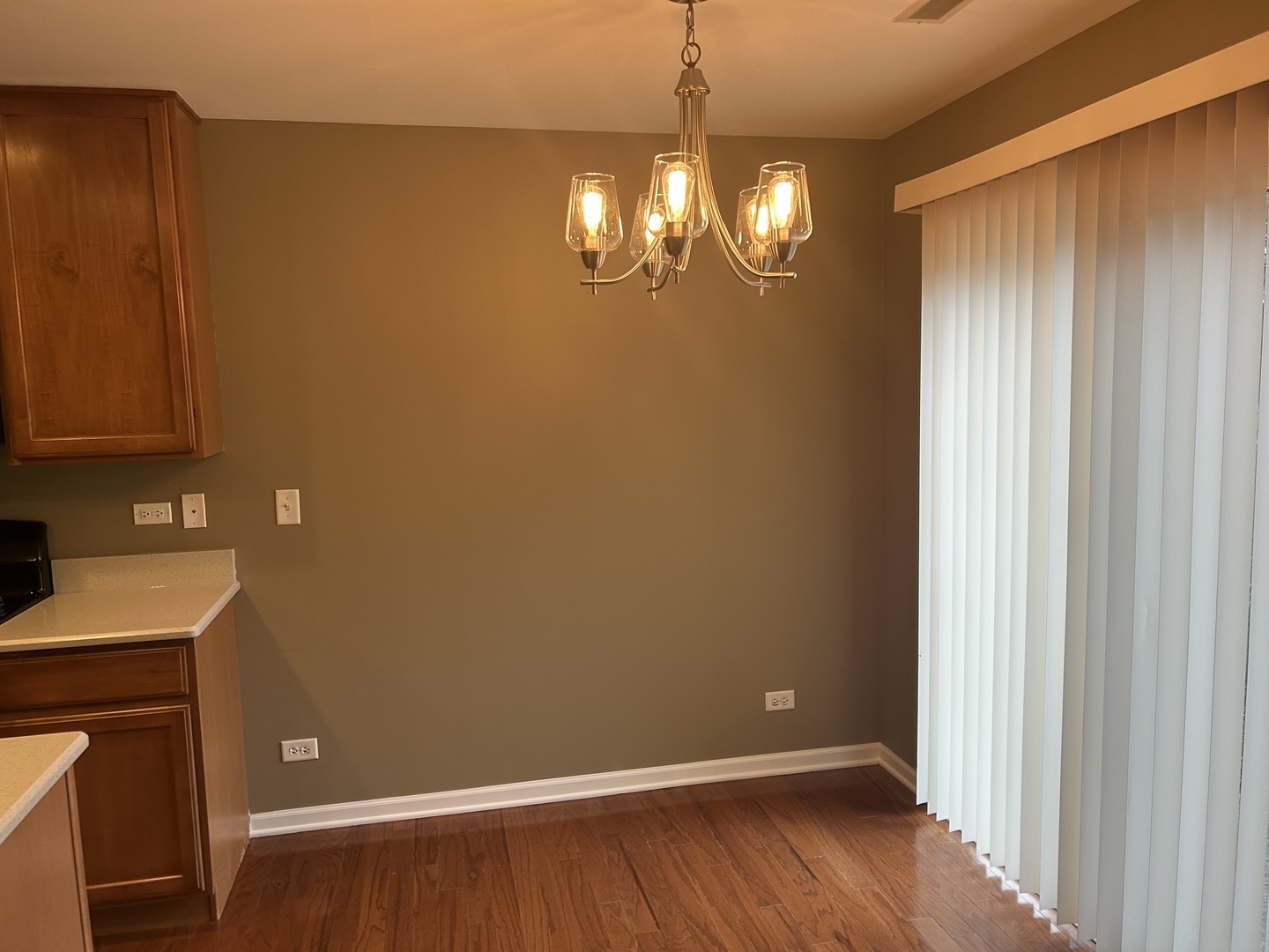 600 HAWLEY Drive, Oswego, IL 60543