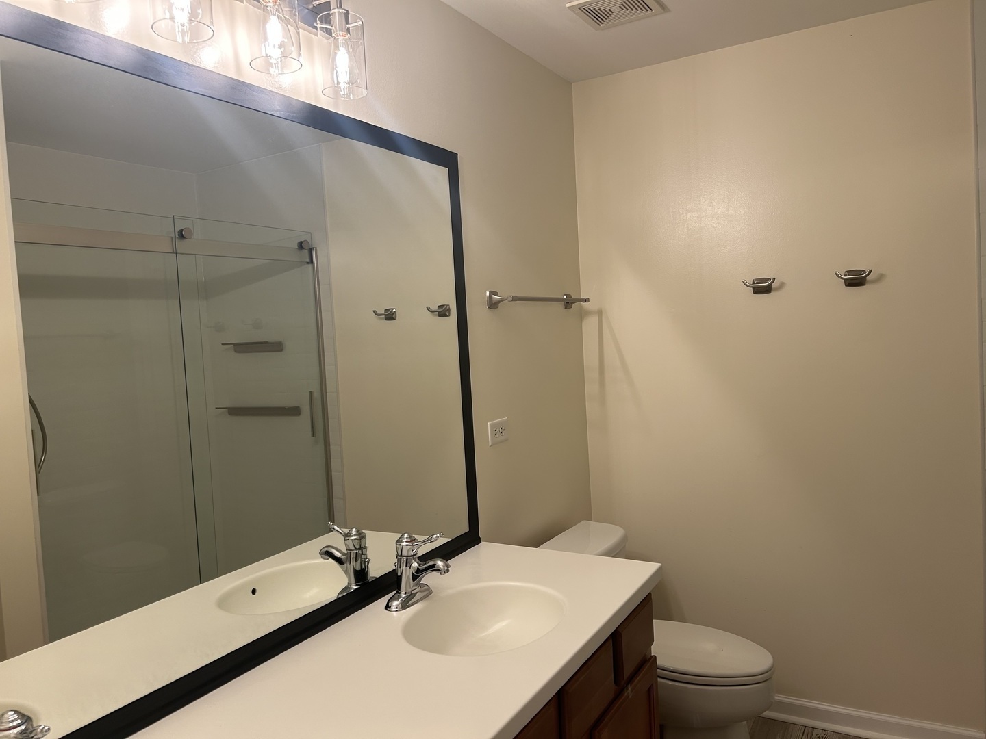 600 HAWLEY Drive, Oswego, IL 60543