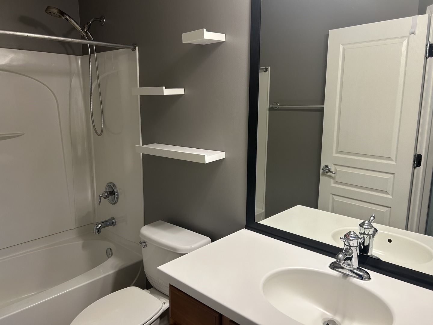 600 HAWLEY Drive, Oswego, IL 60543