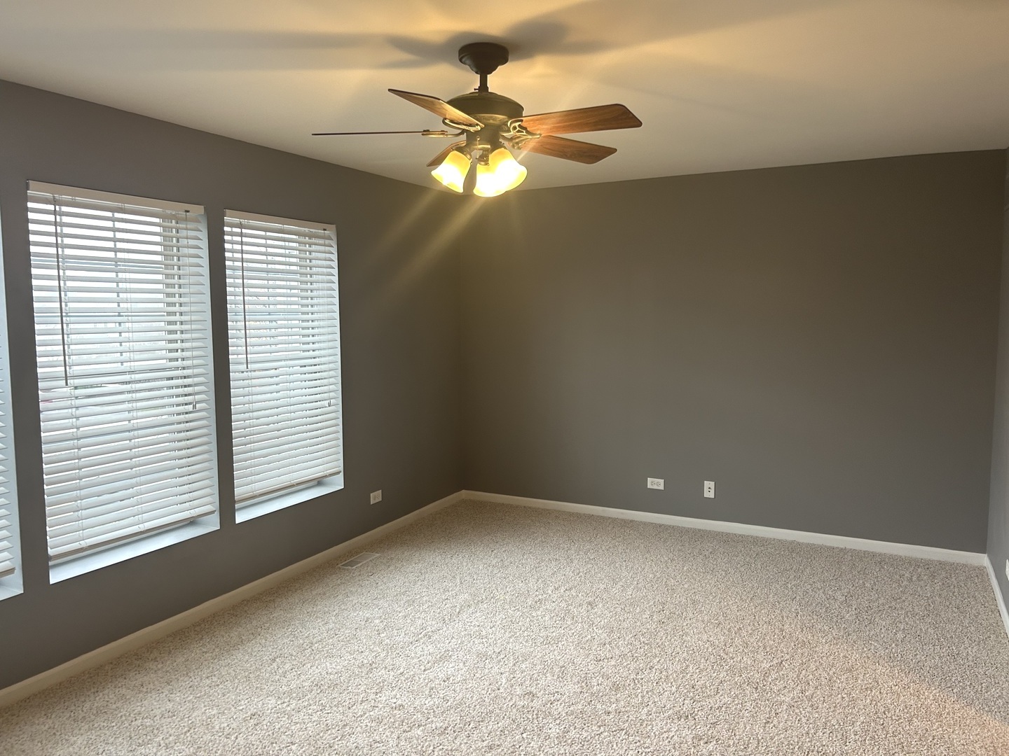 600 HAWLEY Drive, Oswego, IL 60543