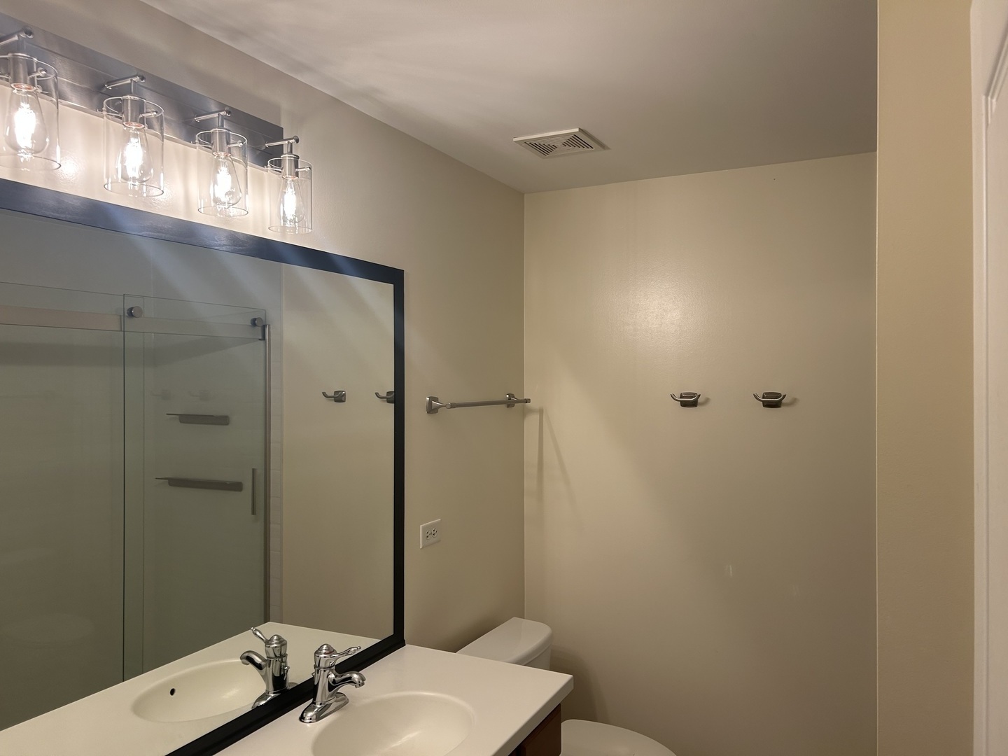 600 HAWLEY Drive, Oswego, IL 60543