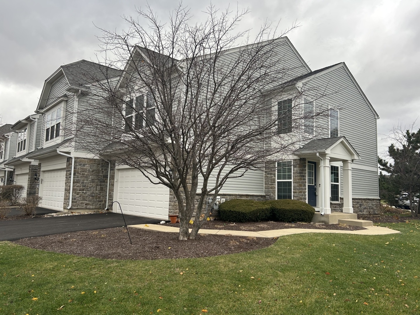 600 HAWLEY Drive, Oswego, IL 60543