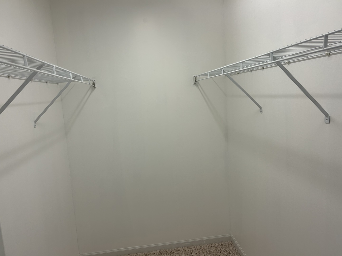 600 HAWLEY Drive, Oswego, IL 60543