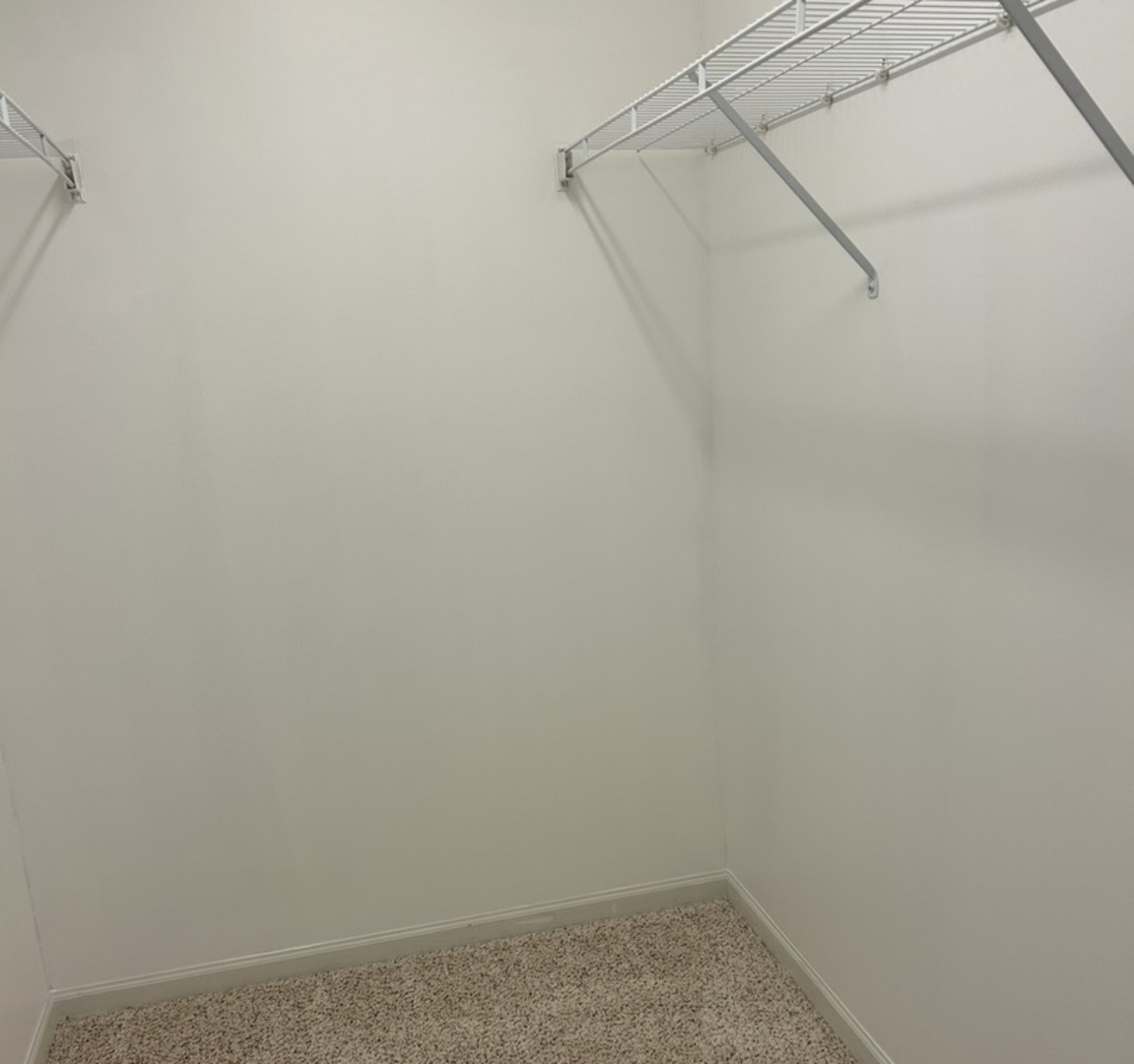 600 HAWLEY Drive, Oswego, IL 60543