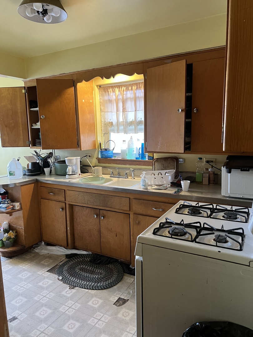 6106 W Lawrence Avenue, Chicago, IL 60630