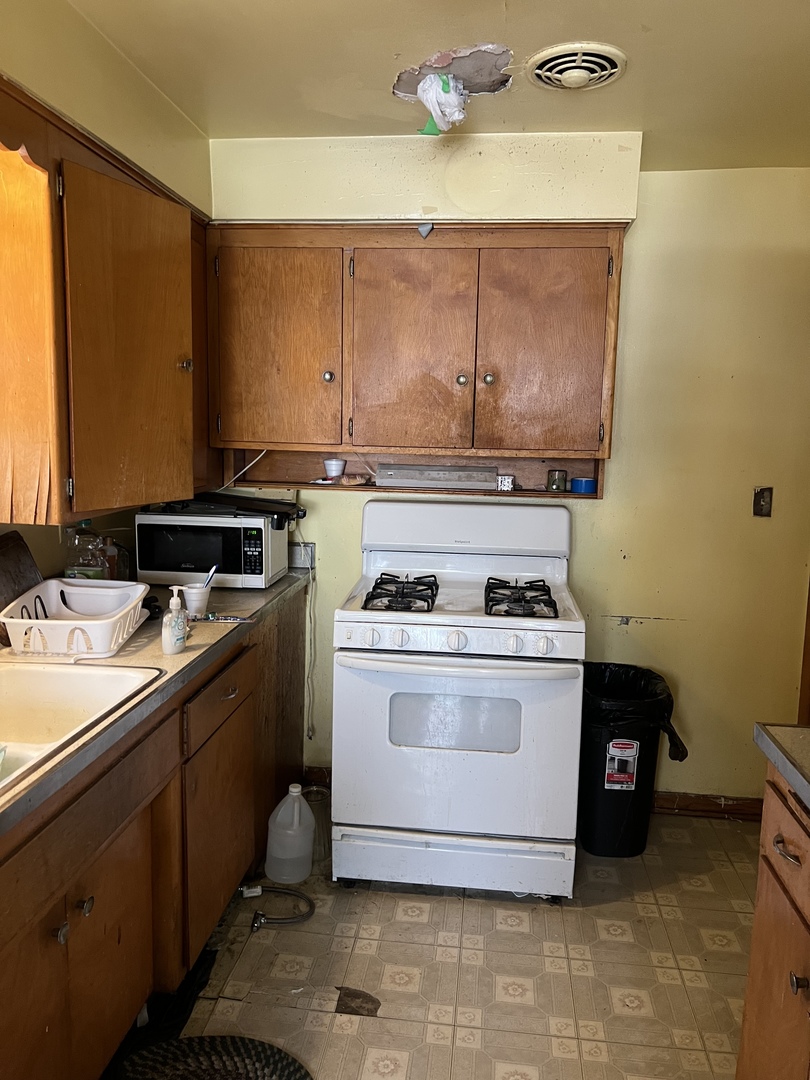 6106 W Lawrence Avenue, Chicago, IL 60630