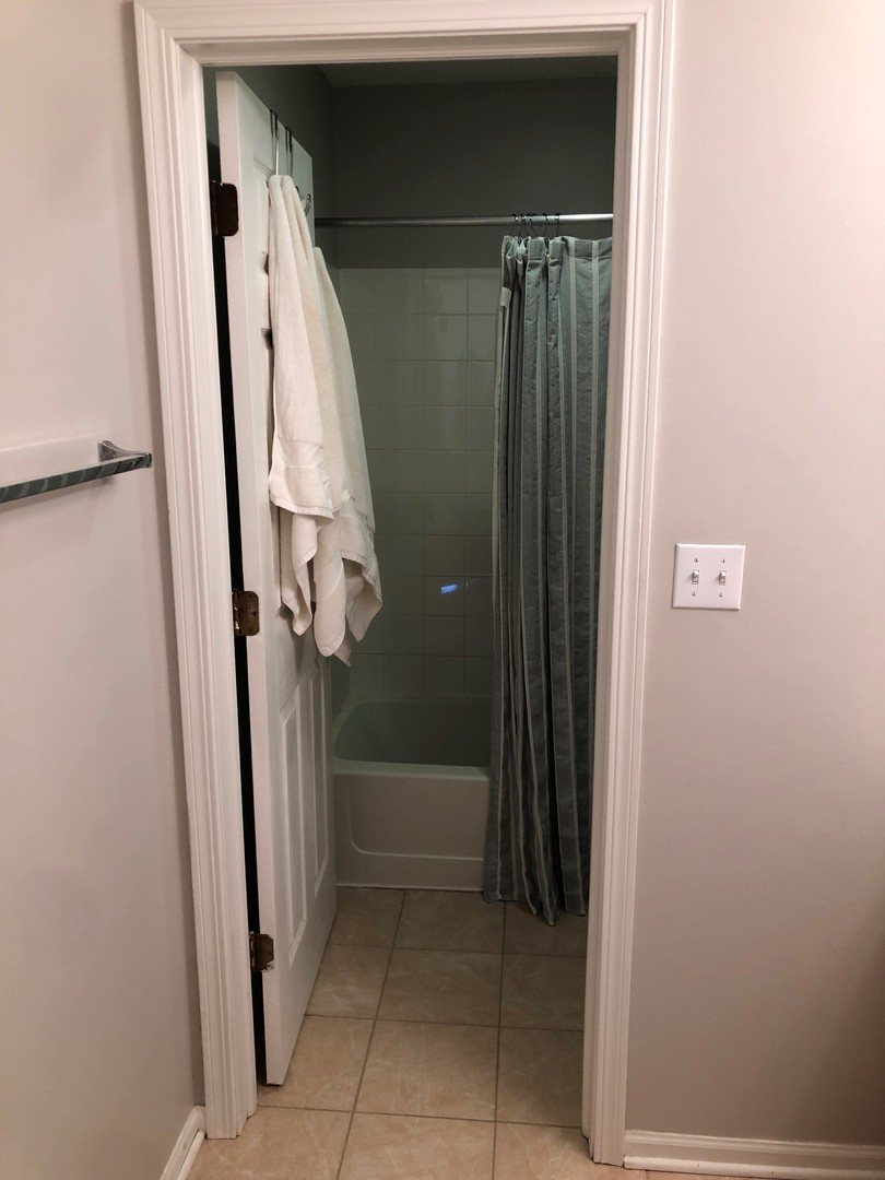 2911 Stockton Court, Naperville, IL 60564