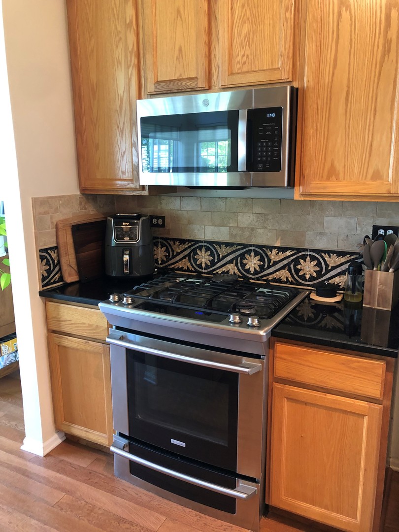 2911 Stockton Court, Naperville, IL 60564