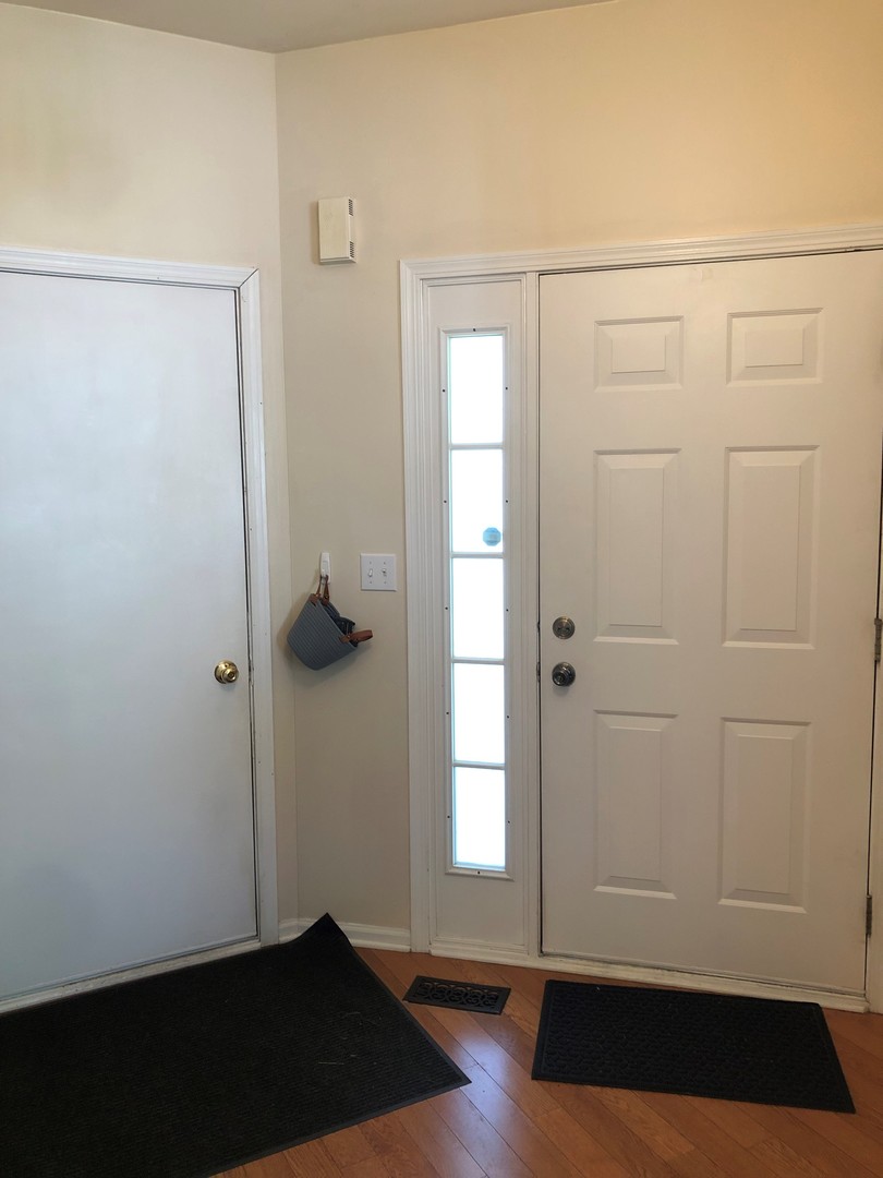 2911 Stockton Court, Naperville, IL 60564